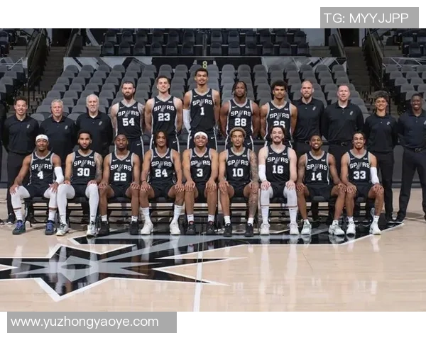 圣安东尼奥马刺迎战强敌全力冲击季后赛目标分析与前景展望